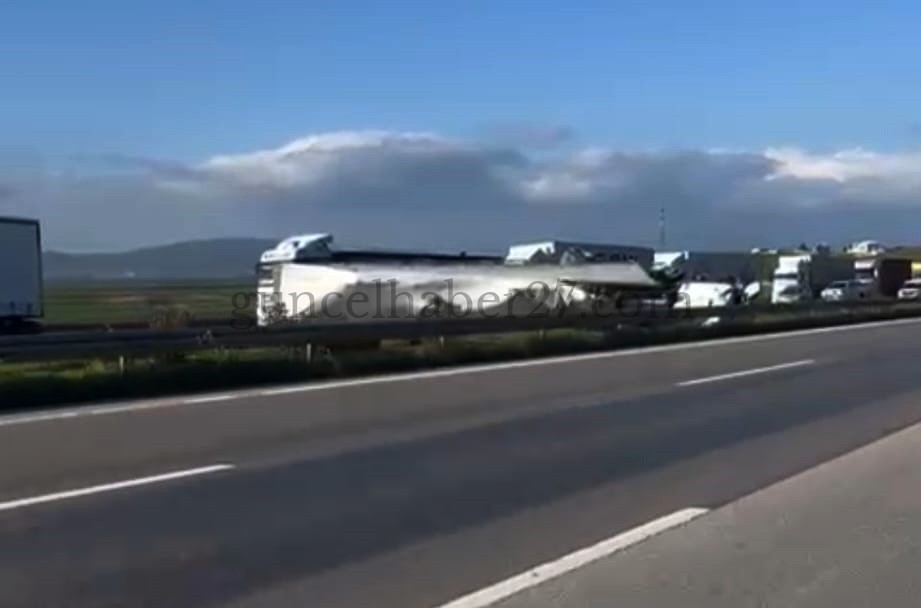 TAG OTOYOLUNDA KAZA: 2 YARALI