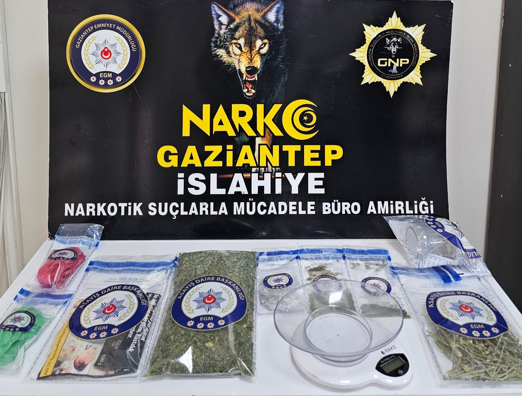 POLİSTEN BAŞARILI UYUŞTURUCU OPERASYONU