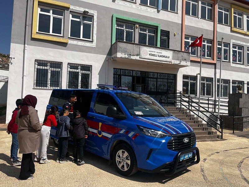 GAZİANTEP’TE “HUZURLU OKUL ÖNLERİ VE HUZURLU SOKAKLAR” UYGULAMASI