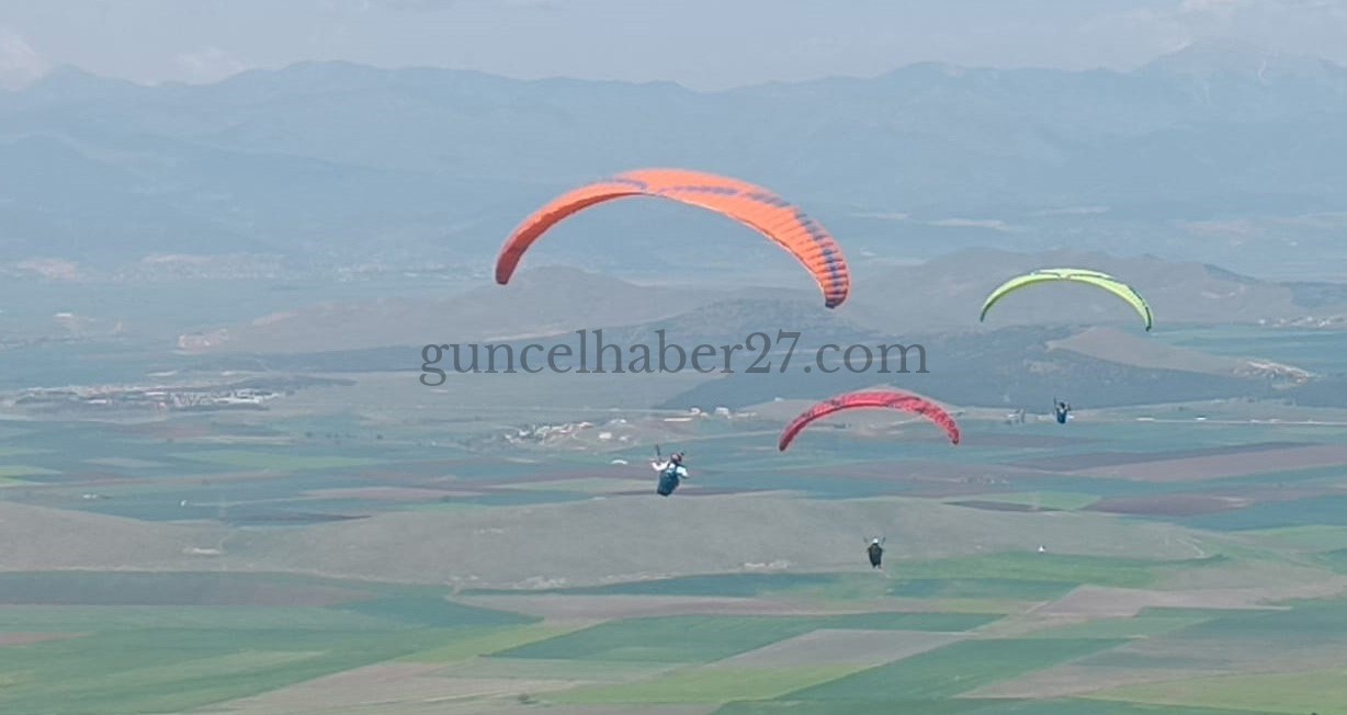 TÜRKİYE YAMAÇ PARAŞÜTÜ HEDEF ŞAMPİYONASI BAŞLADI