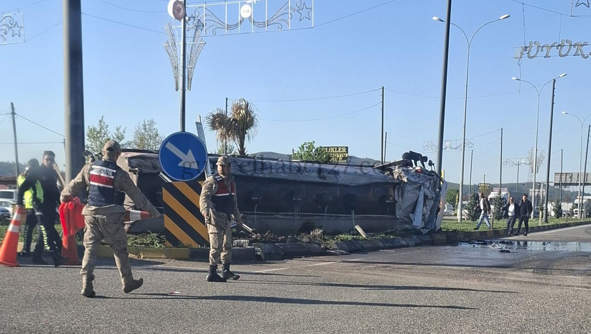 GAZİANTEPTE KAMERAYA YANSIYAN TANKER KAZASINDA 2 YARALI