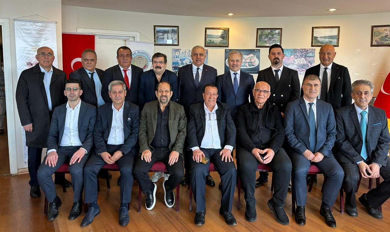 İSTANBUL İSLAHİYELİLER DERNEK BAŞKANI DEMİR, GÜVEN TAZELEDİ