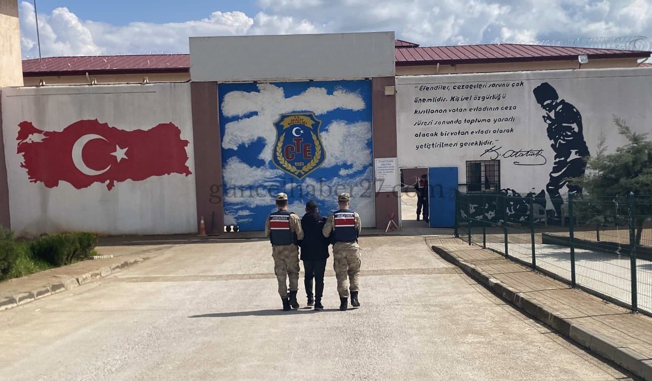 JANDARMA FİRARİ HÜKÜMLÜYÜ KİMLİK SORGUSUNDA YAKALADI