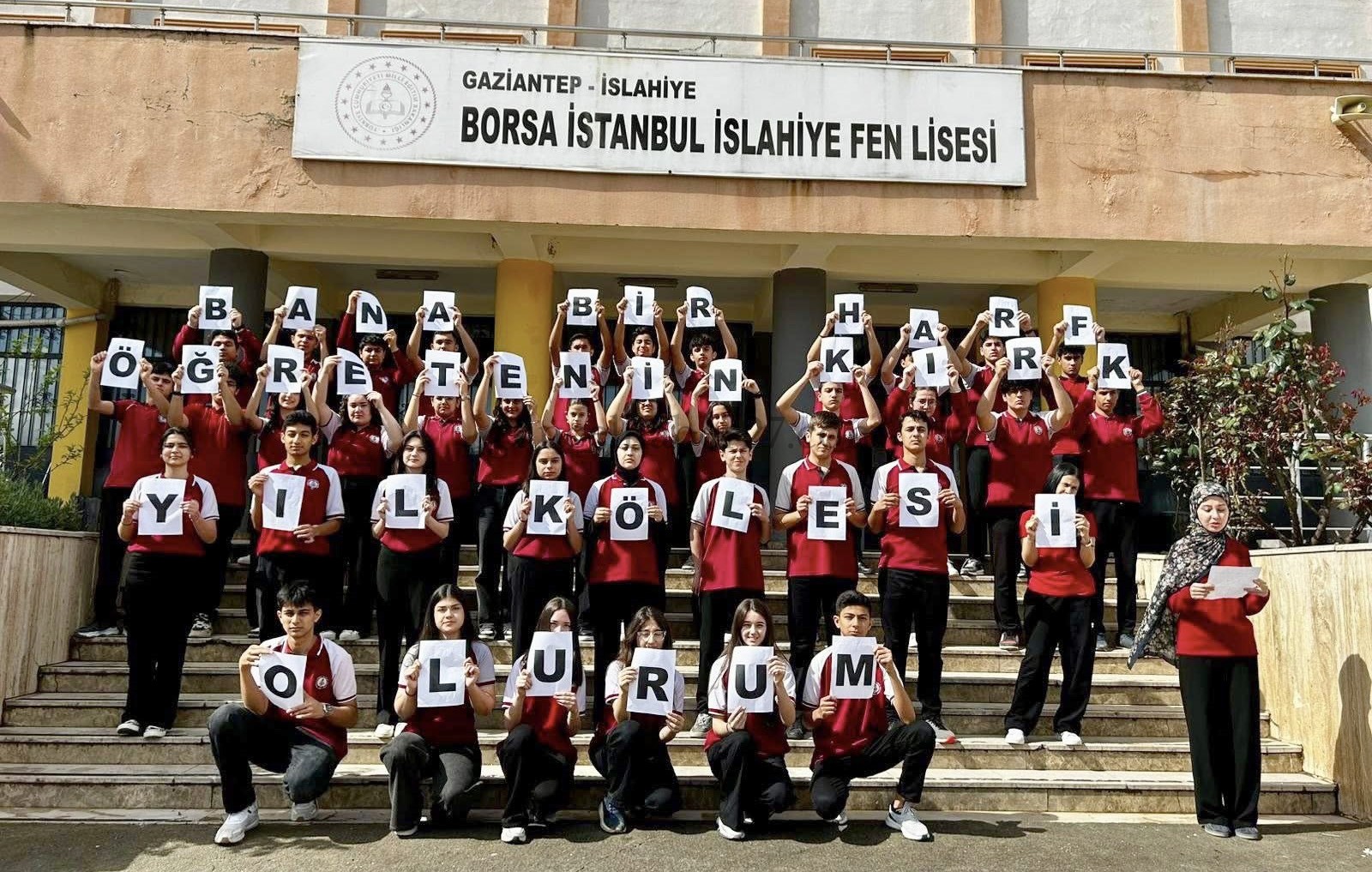 ÖĞRENCİLER: “BANA BİR HARF ÖĞRETENİN KIRK YIL KÖLESİ OLURUM”