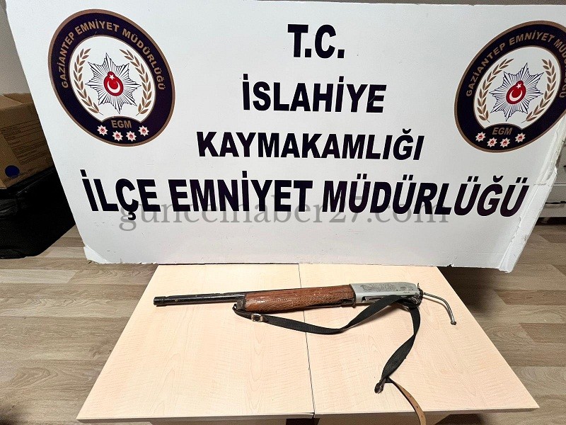 POLİS RUHSATSIZ AV TÜFEĞİ ELE GEÇİRDİ