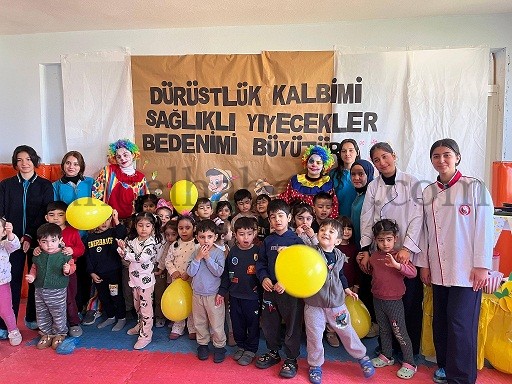AKBEZ MTAL ÖĞRENCİLERİNDEN ÖRNEK DAYANIŞMA ÇALIŞMASI