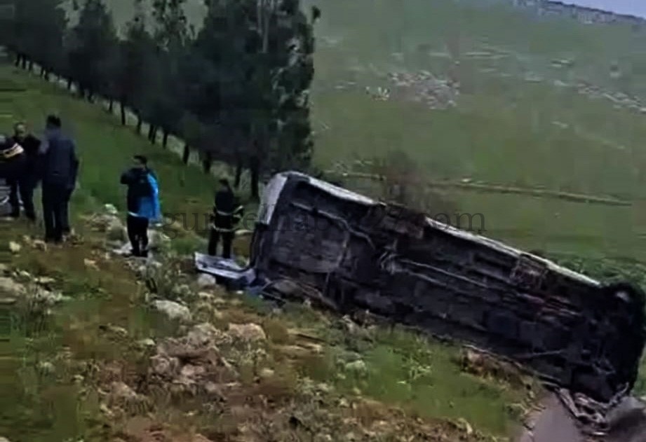 GAZİANTEP’TE İŞÇİ SERVİSİ DEVRİLDİ:16 YARALI
