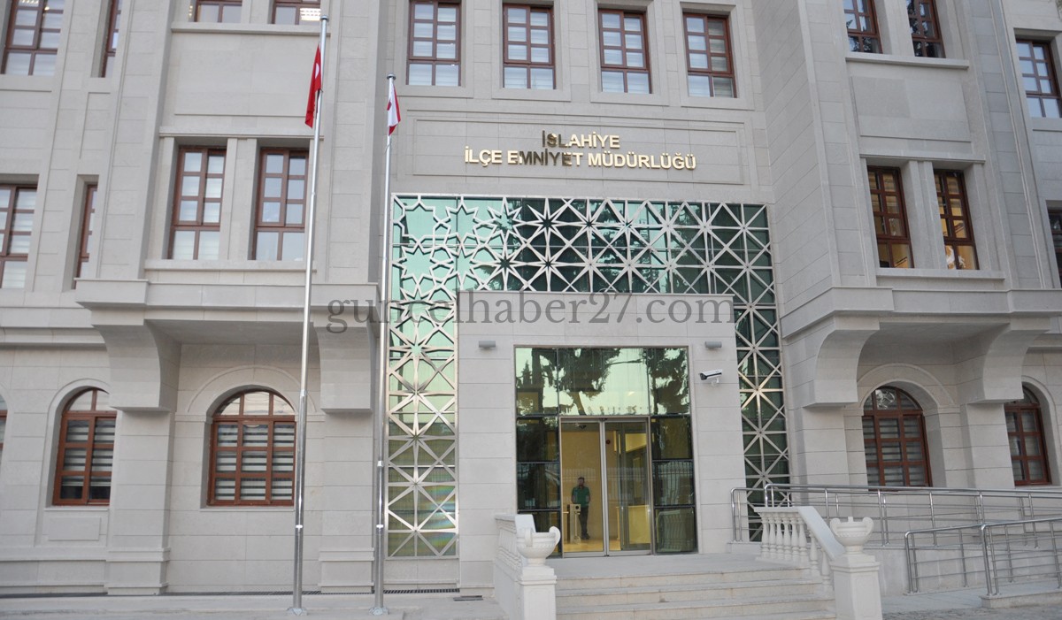 POLİS ÇEŞİTLİ SUÇLARDAN ARANAN 8 KİŞİYİ YAKALADI