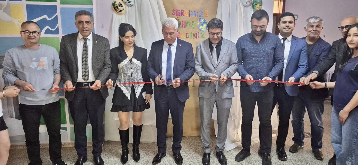 ÖĞRENCİLERDEN YILSONU RESİM SERGİSİ