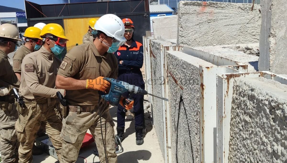 AFAD’DAN JANDARMAYA ARAMA KURTARMA EĞİTİMİ