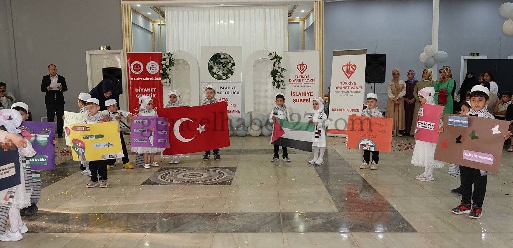 MİNİKLERDEN MUHTEŞEM YIL SONU PROGRAMI