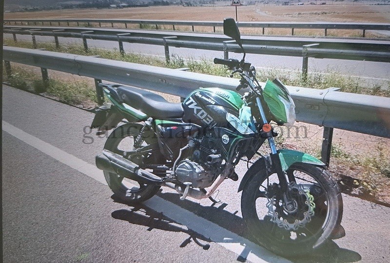 DEVRİLEN MOTOSİKLETİN SÜRÜCÜSÜ YARALANDI