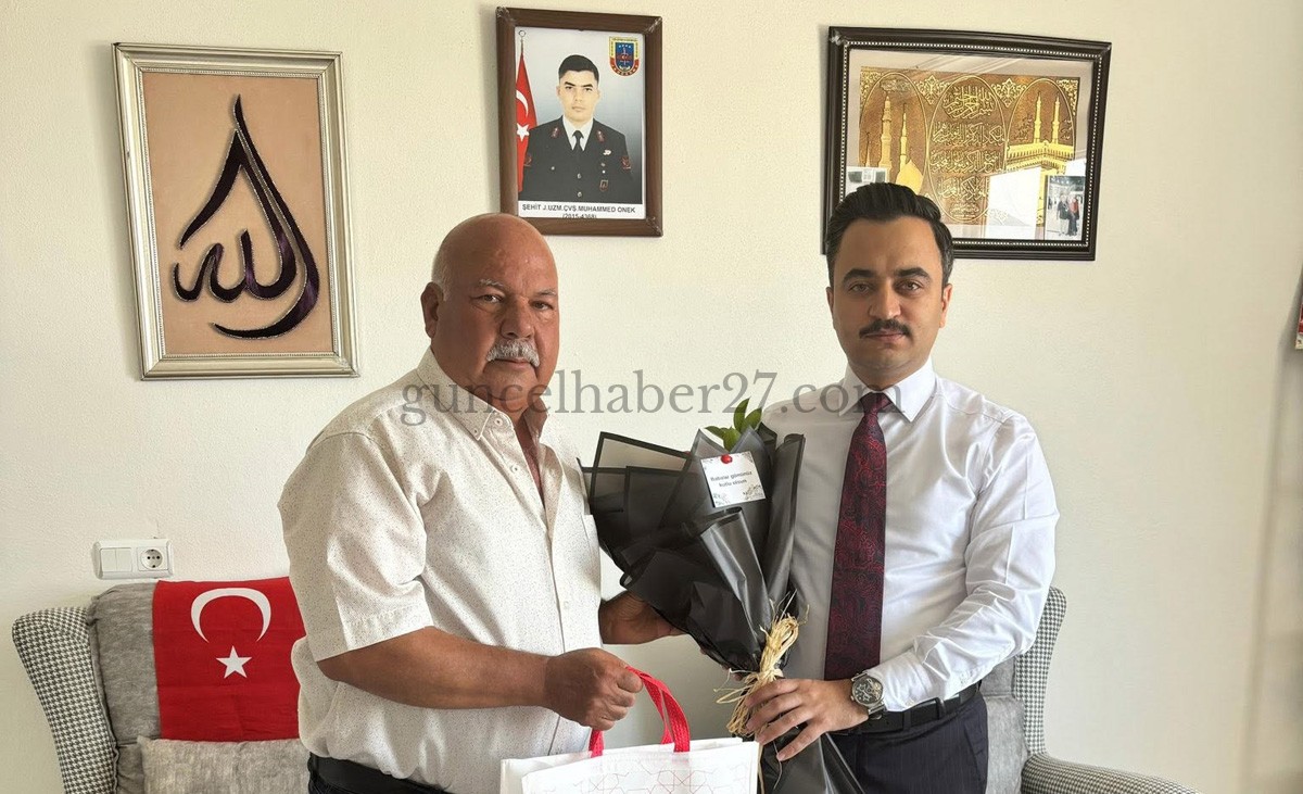 KAYMAKAM’DAN ŞEHİT BABASINA BABALAR GÜNÜ ZİYARETİ