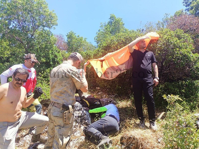ORMANLIK ALANA DÜŞEN PARAŞÜTCÜ YARALANDI
