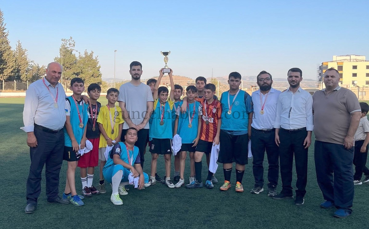 NURDAĞI’NDA CAMİLER ARASI FUTBOL TURNUVASI