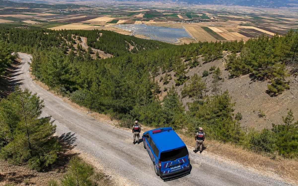 JANDARMA’DAN DRON DESTEKLİ ORMAN YANGINLARINA KARŞI DENETİM