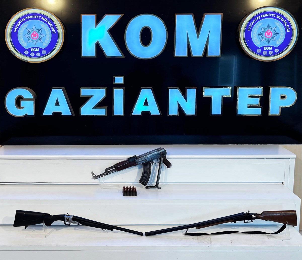POLİS’TEN SİLAH KAÇAKÇILIĞI OPERASYONU