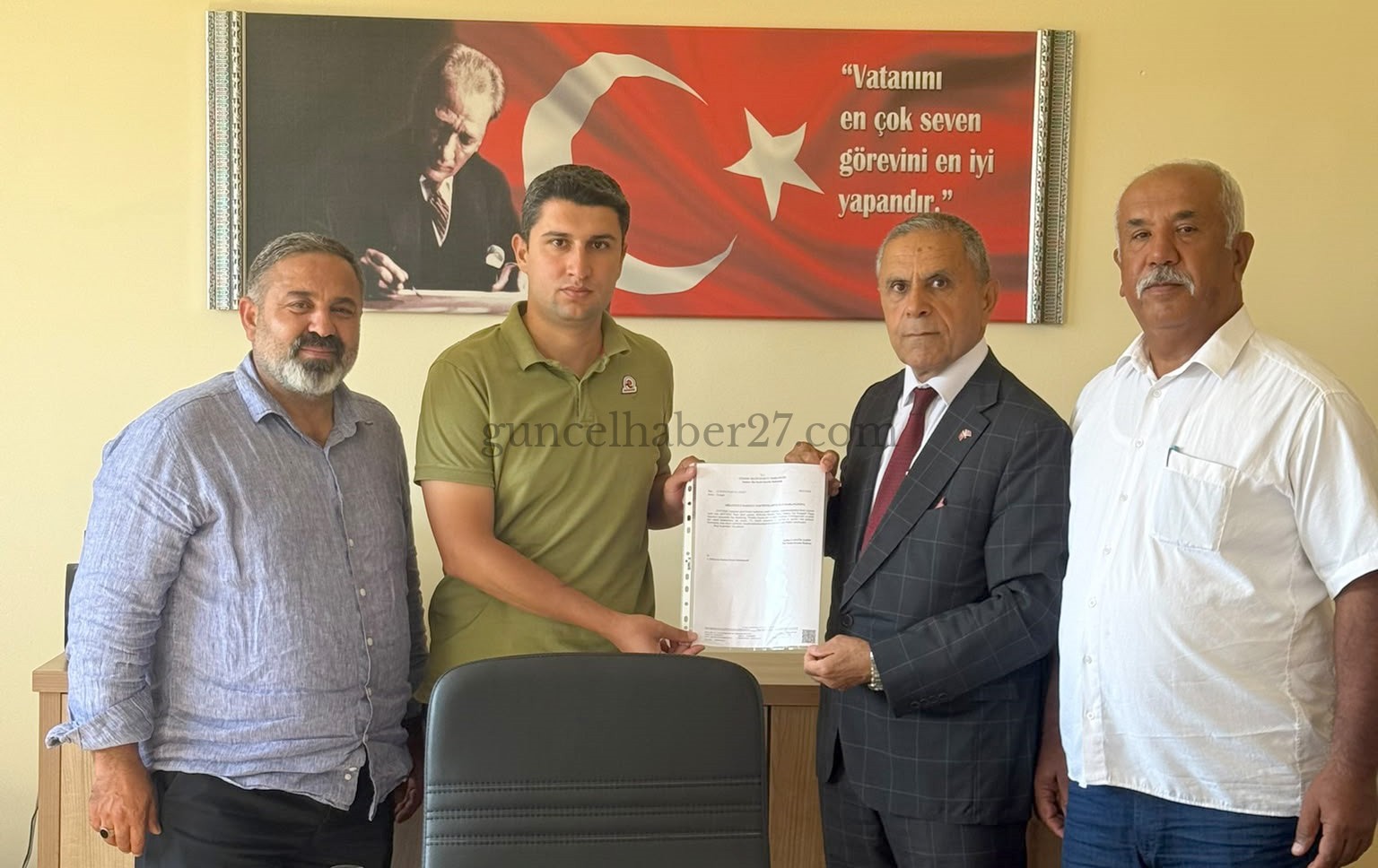 MHP İSLAHİYE İLÇE BAŞKANI KARAKUŞ MAZBATASINI ALDI