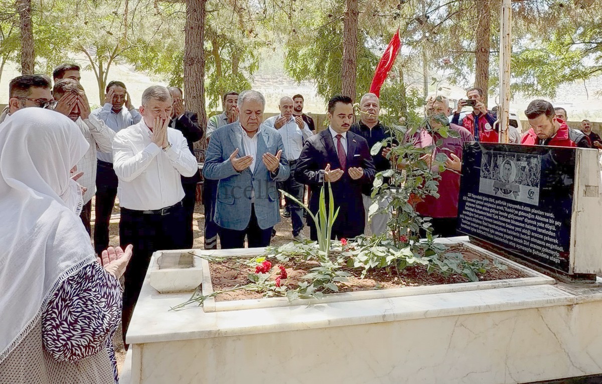 15 TEMMUZ ŞEHİDİ ŞİRİN DİRİL MEZARI BAŞINDA ANILDI