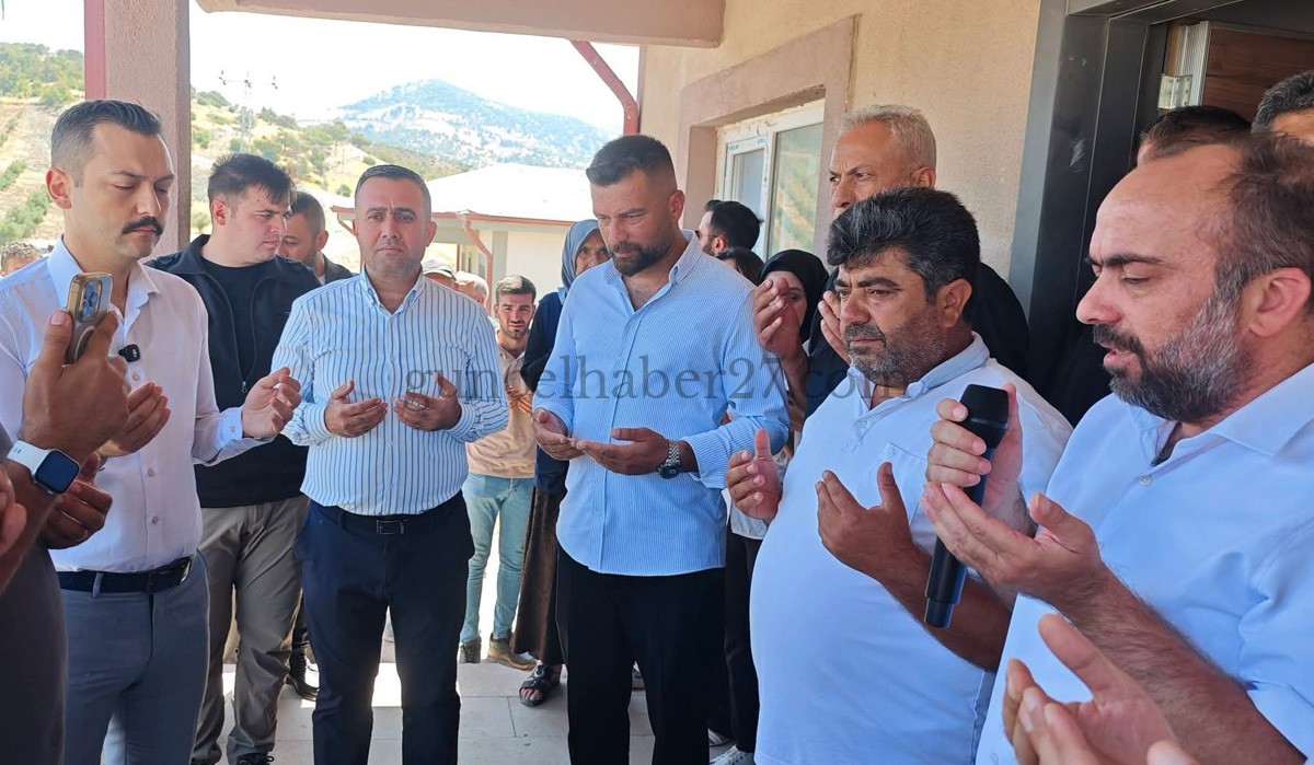 İSLAHİYE’DE 29 KÖY EVİ DEPREMZEDELERE TESLİM EDİLDİ
