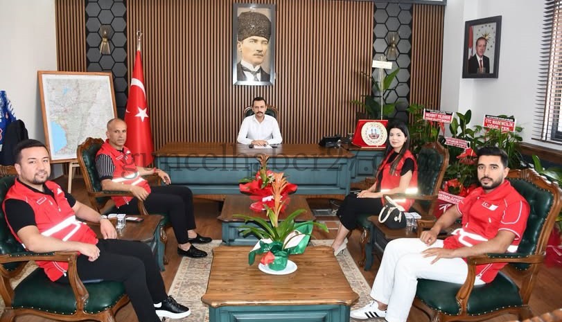 TÜRK KIZILAYDAN KAYMAKAM VE BAŞSAVCIYA ZİYARET