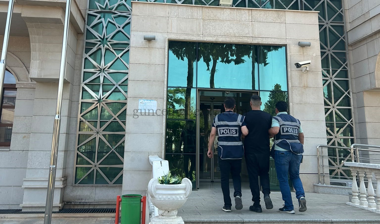İSLAHİYE’DE FİRARİ HÜKÜMLÜ YAKALANDI