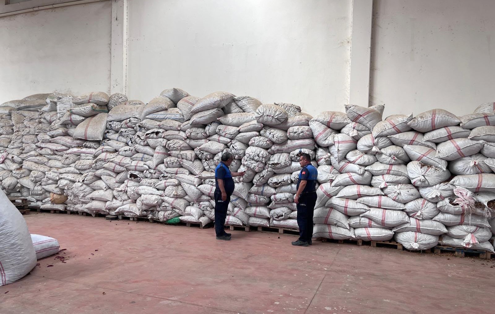 NURDAĞI’NDA 70 TON SAPLI BİBER ÇÖPÜ İMHA EDİLDİ