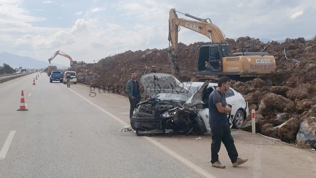 İSLAHİYE OTOMOBİL KAZASINDA SÜRÜCÜ YARALANDI