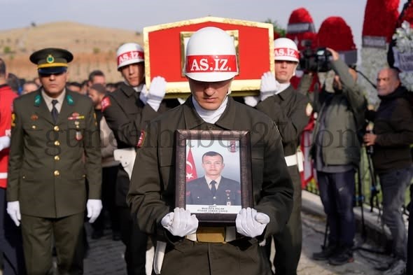 ŞEHİT UZMAN ÇAVUŞ ASLAN, SON YOLCULUĞUNA UĞURLANDI